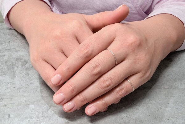 「ハンド ワンカラー」ナチュラルなお色がお似合いです！季節問わず人気カラーの中の1色です！|Nail Salon Linda