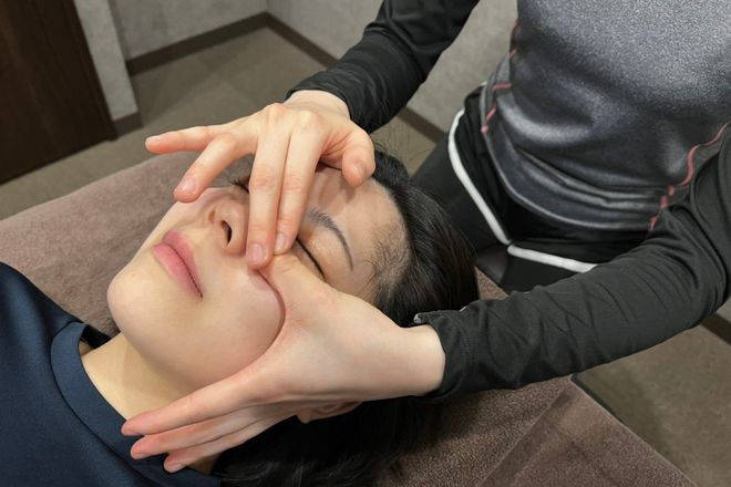 【小顔・姿勢・骨盤矯正・美脚】ヴィオーデ美容整体サロン 新宿店 | 新宿のリラクゼーション 【小顔・姿勢・骨盤矯正・美脚】ヴィオーデ美容整体サロン 新宿店 | 新宿のリラクゼーション