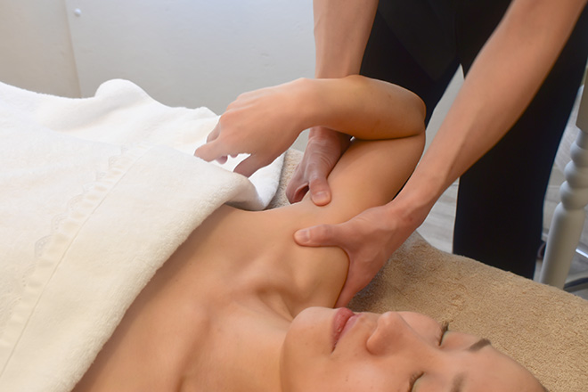 小顔&若返り スタジオ・サン | 横浜のリラクゼーション