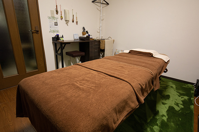 With AROMA | 本町のリラクゼーション