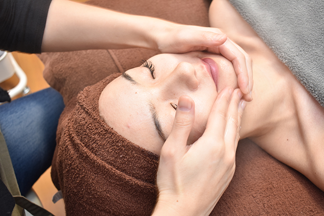 毛穴 ニキビケア シミ改善専門サロン SERA | 十三のエステサロン