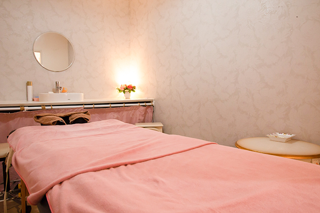 MONTIQUE | 名駅のエステサロン