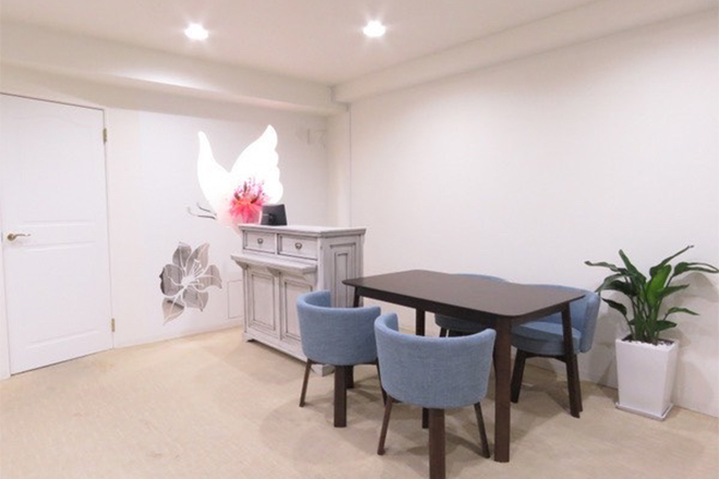 脱毛サロン KING&QUEEN | 天神/大名のエステサロン