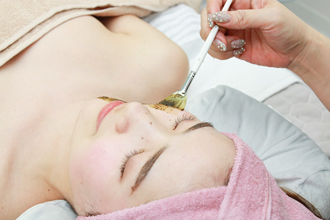 美肌専門サロンParure Herbpeeling&HIFU | 新宿のエステサロン