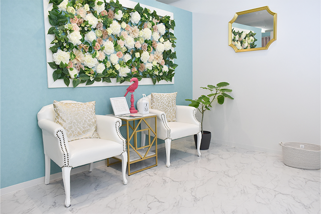 美肌専門サロンParure Herbpeeling&HIFU | 新宿のエステサロン