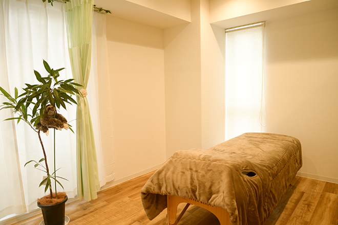 【美脚O脚・骨盤・小顔鍼灸】×ダイエット SLOTH鍼灸整体院 | 京橋のリラクゼーション