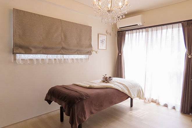 ヒト幹細胞・シミケア専門 フリージア | 表参道のエステサロン