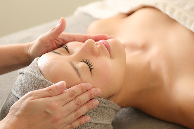 目元ケア専門エステサロンLumiere ルミエール | 天満橋/谷町四丁目のエステサロン