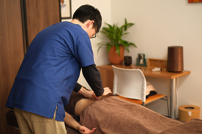 鍼灸師 かわなみこうき | 新宿のリラクゼーション