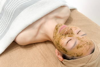 【毛穴・ハーブピーリング】 ニキビ対策サロンetoile クリスティーナ正規取扱店 | 梅田のエステサロン