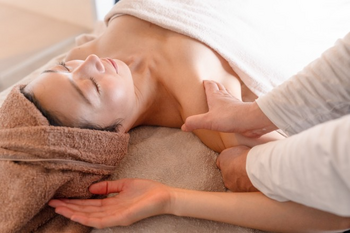 フェイシャルエステとリンパマッサージのお店 Blue Rose | 栄/矢場町のエステサロン フェイシャルエステとリンパマッサージのお店 Blue Rose | 栄/矢場町のエステサロン