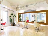 Les Baladins du Miroir | 横浜のヘアサロン