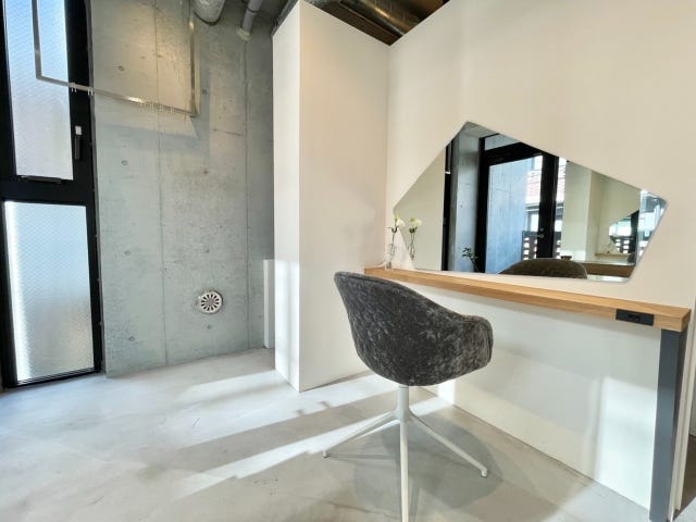 BROOKS | 表参道のヘアサロン