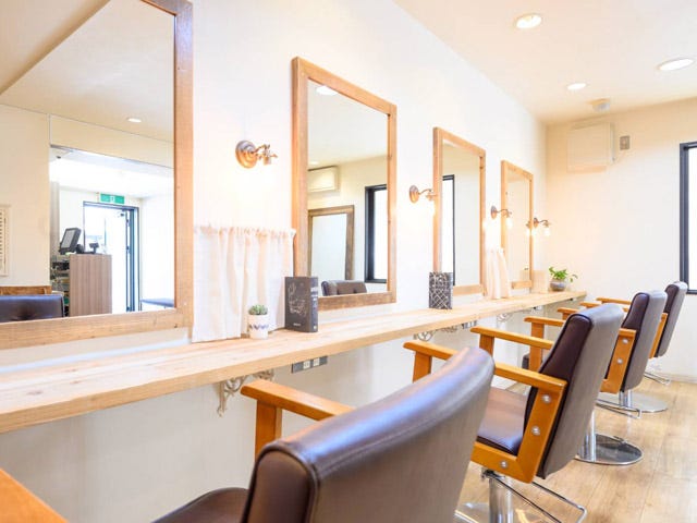 REST | 表参道のヘアサロン