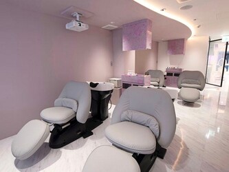 MONA by Louvre | 名駅のヘアサロン