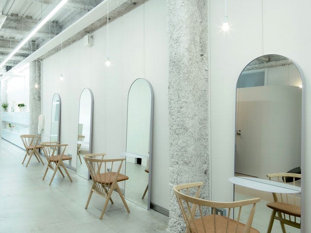 ～花屋併設の美容院～ re'll | 伏見のヘアサロン