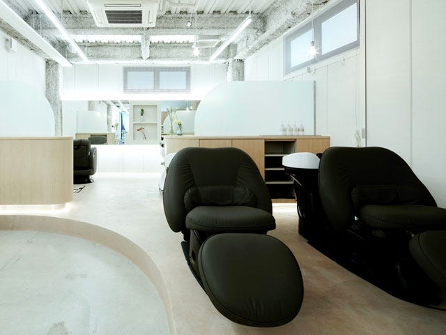 ～花屋併設の美容院～ re'll | 伏見のヘアサロン