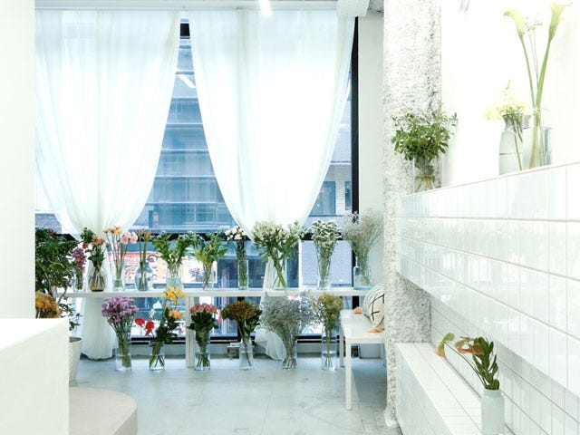 ～花屋併設の美容院～ re'll | 伏見のヘアサロン