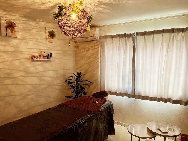 バスト＆ボディの専属メンテナンス Leaves 恵比寿 | 恵比寿のリラクゼーション