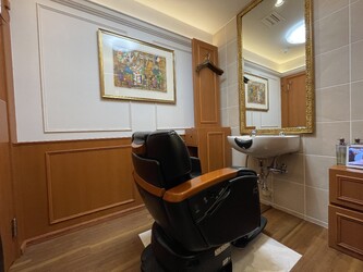 Y's BARBER GINZA LOUNGE | 銀座のヘアサロン