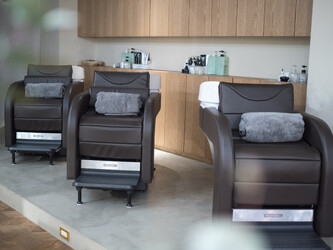 Anti Ours | 表参道のヘアサロン