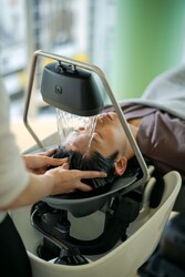 床屋にもう | 三宮のヘアサロン