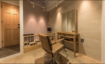 半個室型美容室 Sourire 雑餉隈店 | 春日のヘアサロン