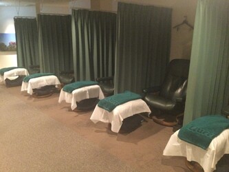 クイーンズウェイ ヤエチカ | 丸の内のリラクゼーション