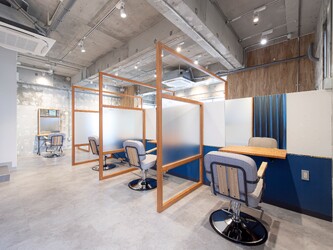 【全席半個室サロン】Natural 沖縄店 | 那覇のヘアサロン