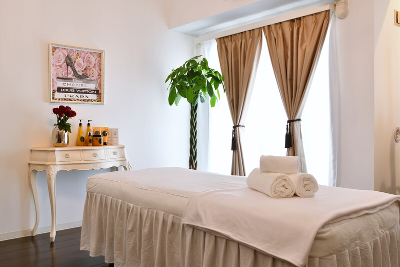 小顔コルギ・ハーブピーリング・脱毛・痩身・ CHARIS.T | 栄/矢場町のエステサロン