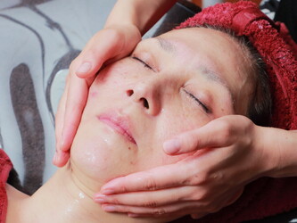 Bulan Spa［ハーブピーリング/アロママッサージ］ | なんばのリラクゼーション