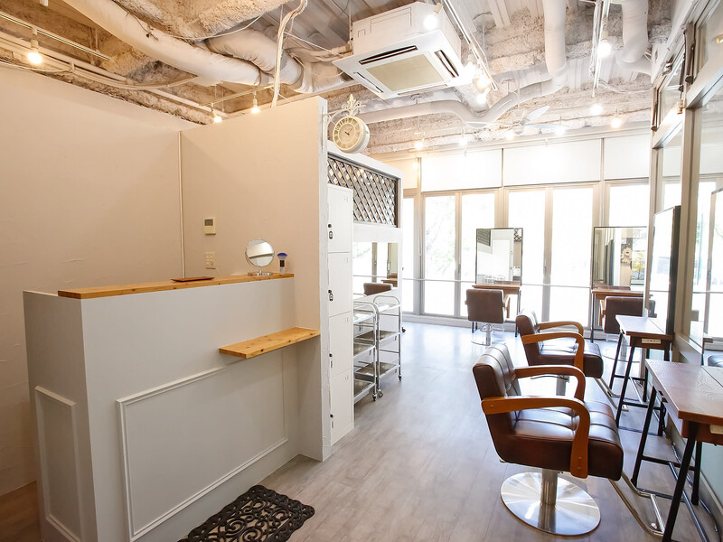 Apiuz Hair 梅田 | 梅田のヘアサロン