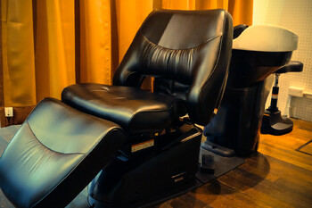 Brooch | 栄/矢場町のヘアサロン