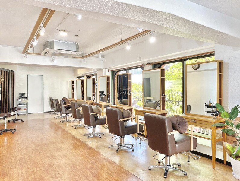 Uit HAIR SALON | 市川のヘアサロン