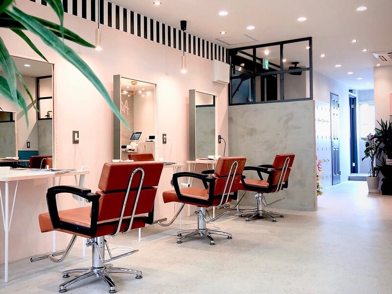 Agu hair aris 十三店 | 十三のヘアサロン