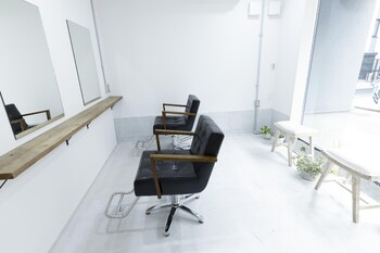 Plug | 表参道のヘアサロン