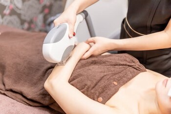 HAIR & MAKE EARTH 熊本光の森店 | 菊池のエステサロン