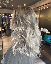 KIRA royal hair salon【キラ ロイヤルヘアサロン】 | 千葉のヘアサロン