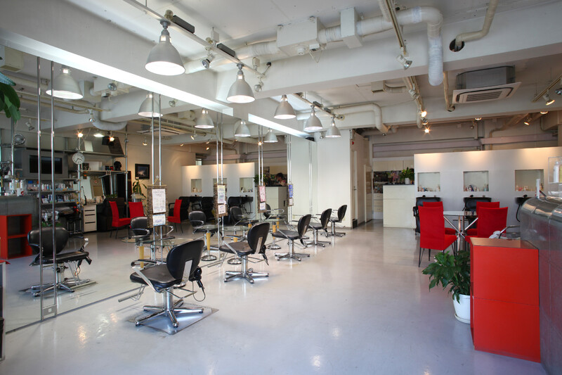 b. Hair Dressers | 日吉のヘアサロン