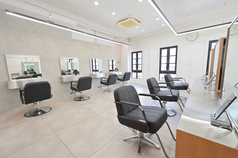 little galleria 新宿 | 新宿のヘアサロン