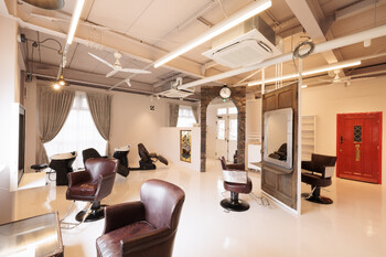 ATELIe'R Isms... | 小牧のヘアサロン