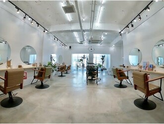 shy by branch | 西新/姪浜のヘアサロン