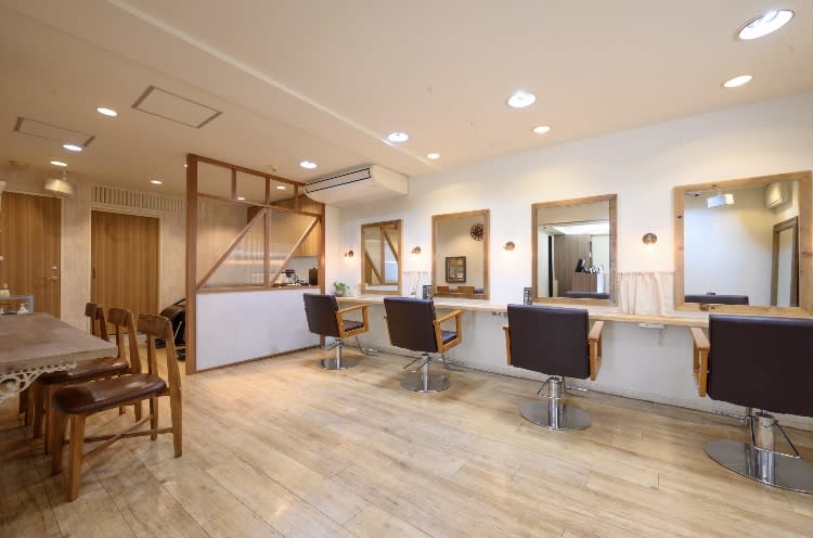 REST | 表参道のヘアサロン