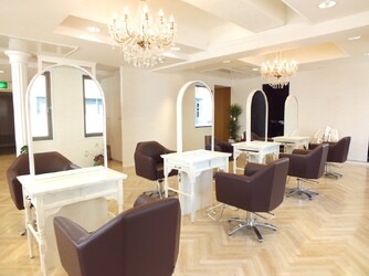 LOUIMADNA栄 | 栄/矢場町のヘアサロン