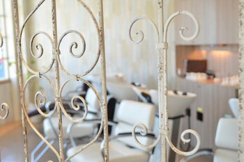 Salut by IZA | 東海のヘアサロン