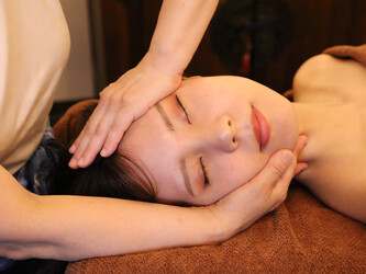 小顔コルギ・金梨花サロン | 心斎橋のリラクゼーション