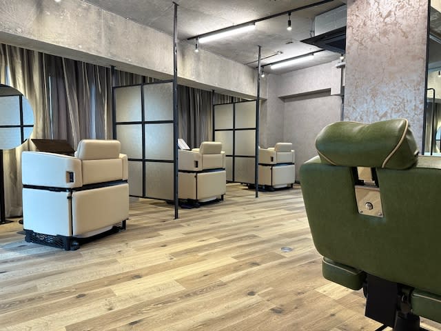 Ria uluru 髪質改善/縮毛矯正 | 原宿のヘアサロン