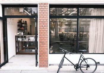 every | 梅田のヘアサロン