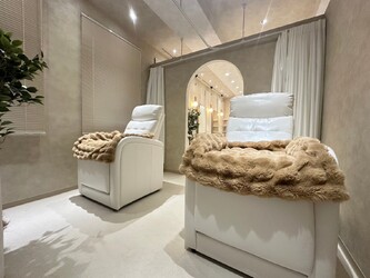 《韓国式まつげパーマ・眉毛・マツエク専門店》 Zina 天神【ジーナ】 | 天神/大名のアイラッシュ