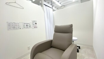 メンズ眉毛サロン ADDICT 大阪梅田店 | 梅田のエステサロン